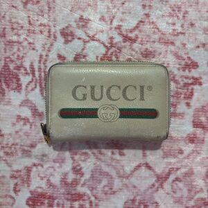Gucci Cream Wallet with Signature Stripe